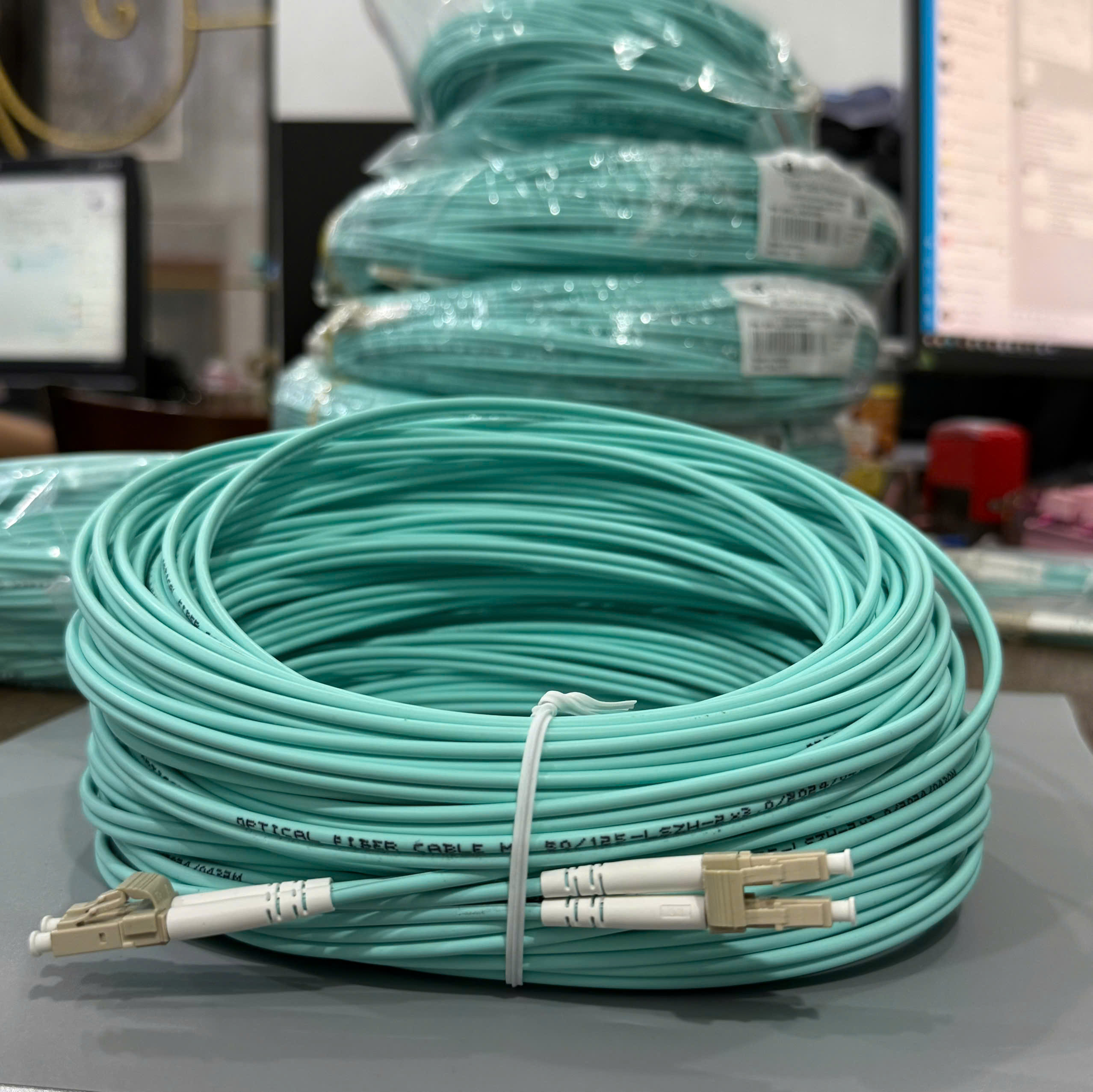 Dây nhảy quang Multimode OM3 Duplex đầu nối LC/UPC-LC/UPC dài 50M, AR-LL-M3-U50D